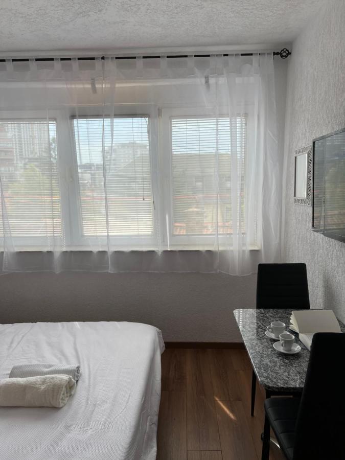 Zogu Apartments - Downtown Pristina Buitenkant foto