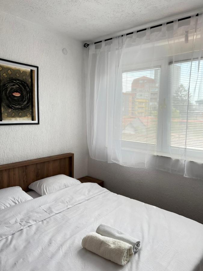 Zogu Apartments - Downtown Pristina Buitenkant foto